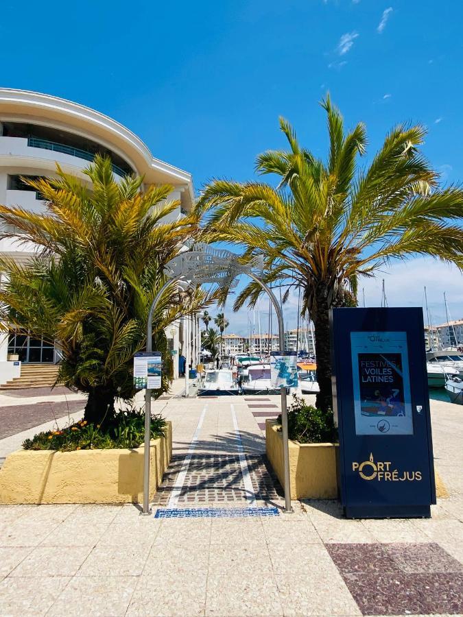 Charmant 2 Pieces A Port-Fréjus المظهر الخارجي الصورة