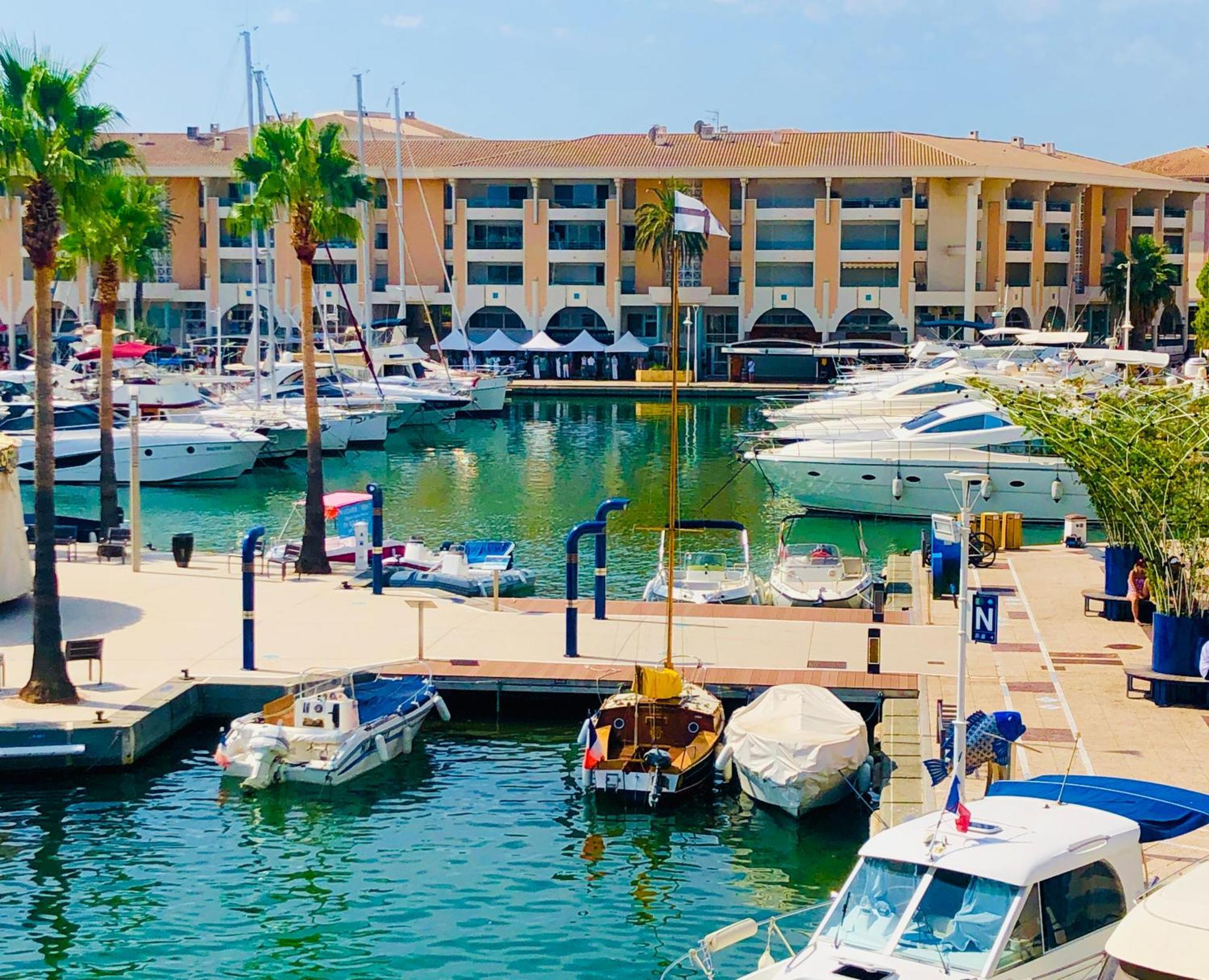 Charmant 2 Pieces A Port-Fréjus المظهر الخارجي الصورة